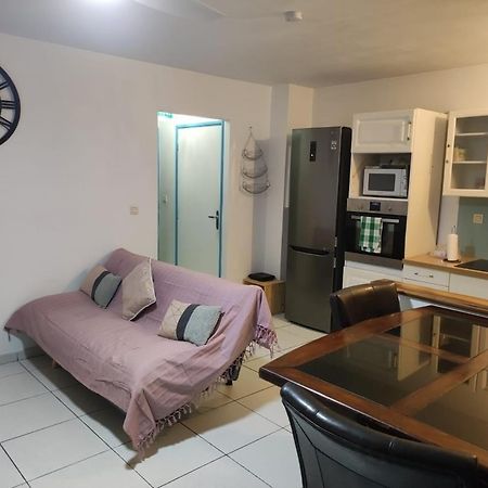 Charmant Appt Proche De Toutes Commodites La Possession Dış mekan fotoğraf