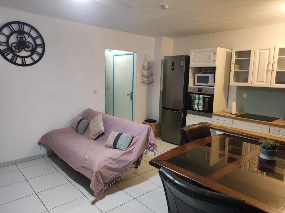Charmant Appt Proche De Toutes Commodites La Possession Dış mekan fotoğraf